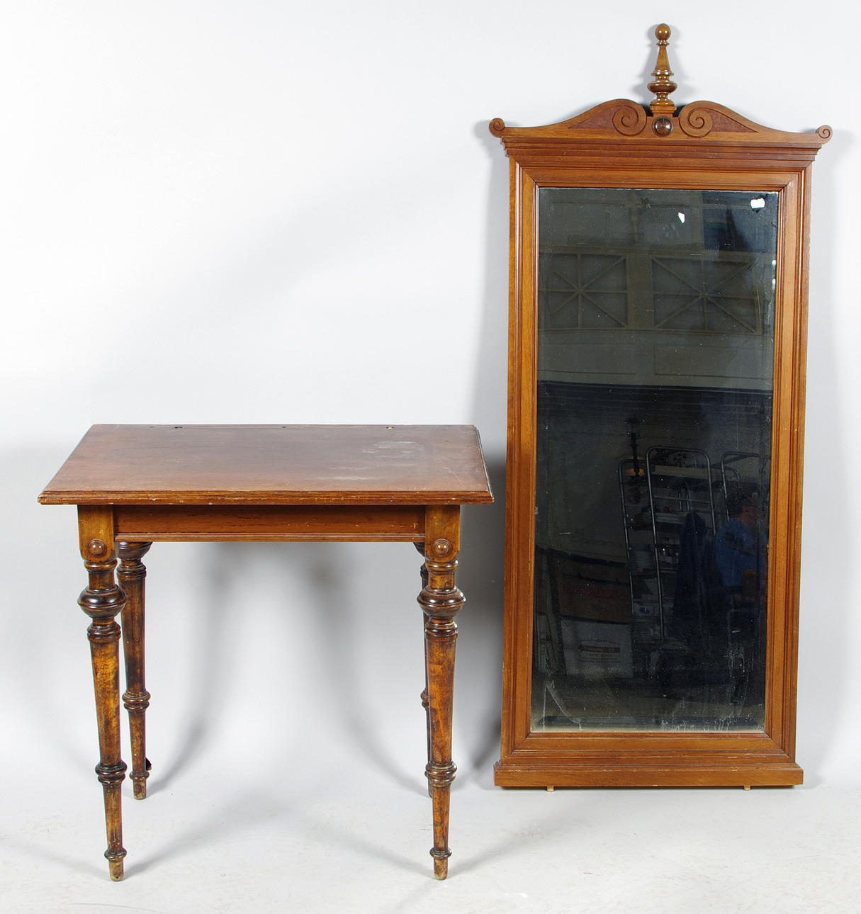 SPEGEL MED KONSOL, mahogny, sekelskiftet 1800/1900.