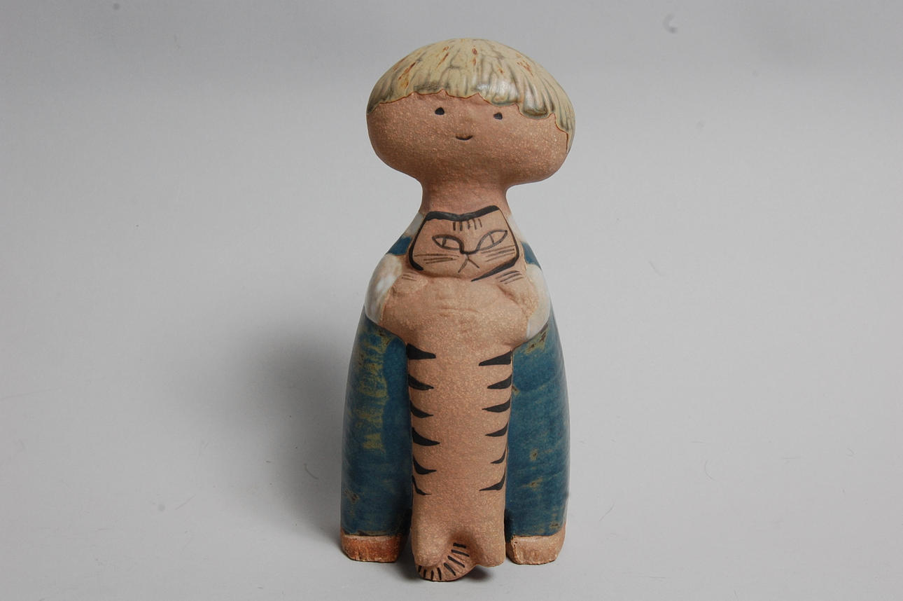 LISA LARSSON. figurin, " Pelle " stengods, Gustavsberg.
