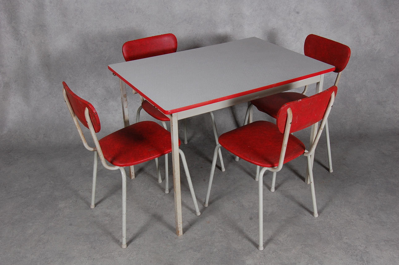 MATGRUPP, bord, 4 st stolar, 1950-tal.