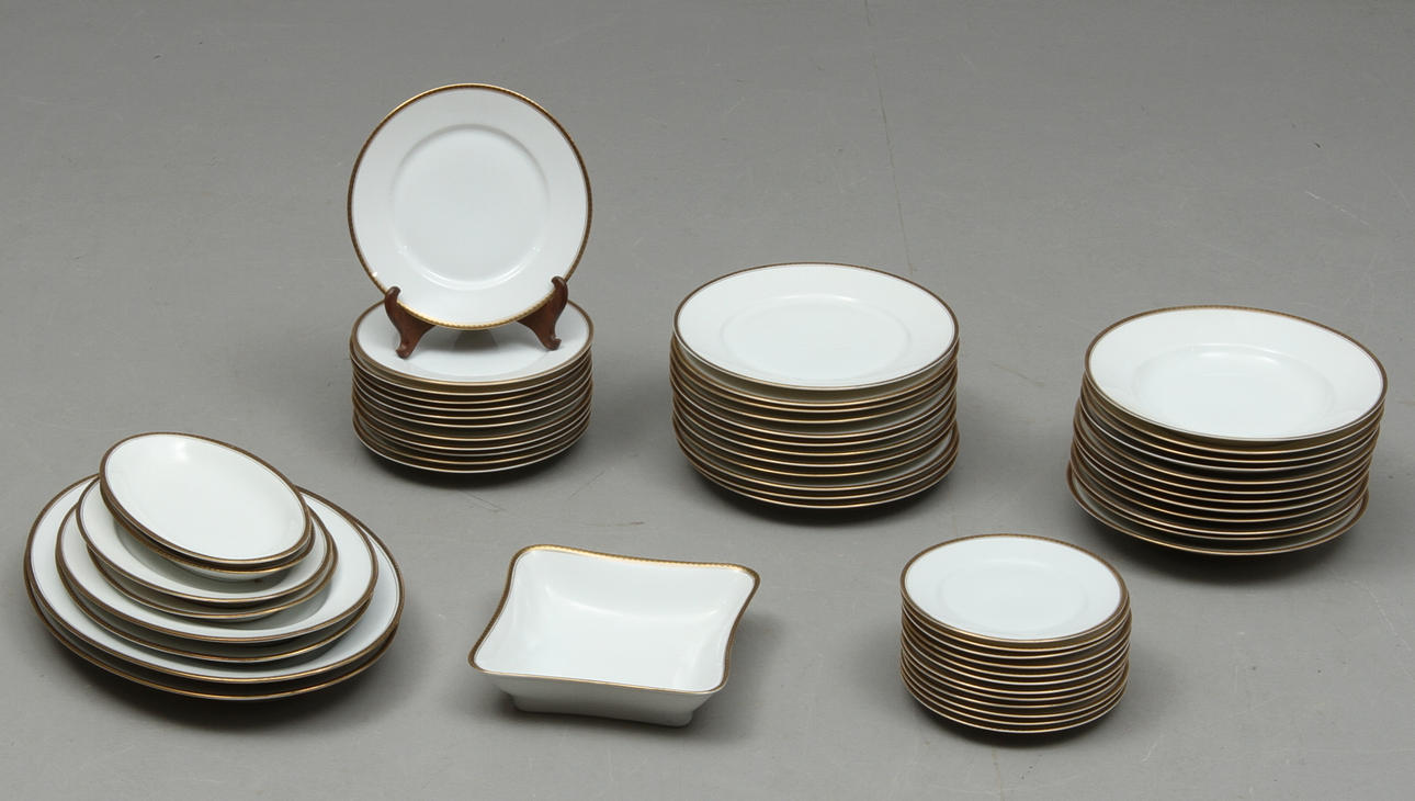 MATSERVIS, ca 57 delar, porslin, KPM, 1900-tal.