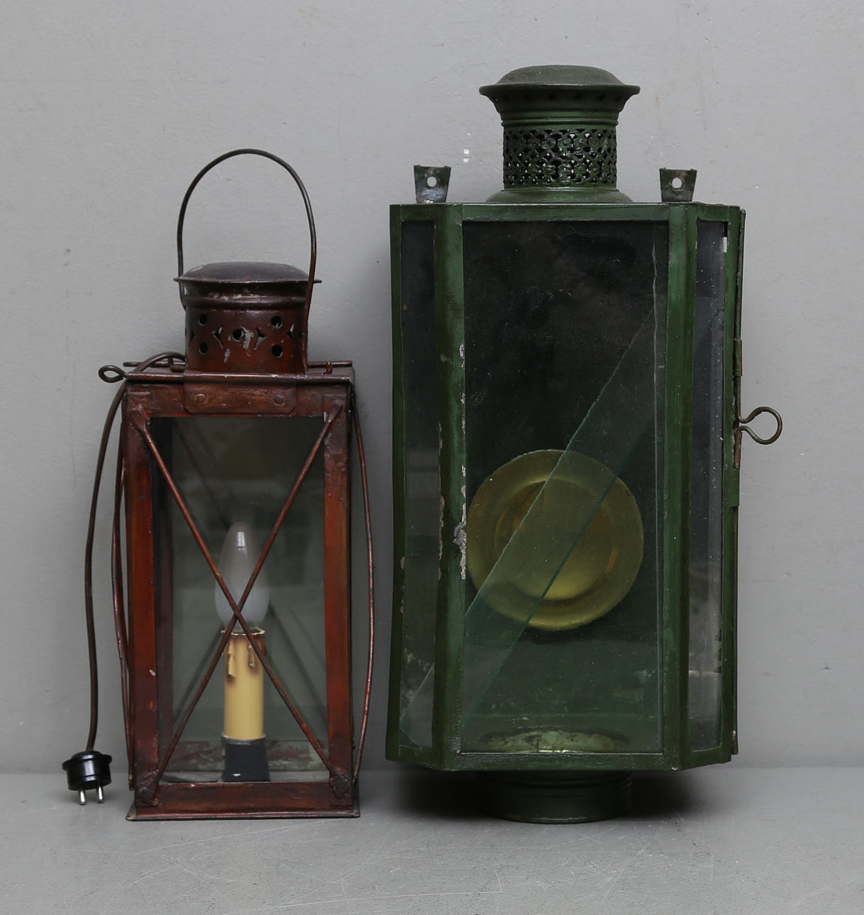 STALLYS, 2 stk, første halvdel af 1900-tallet.