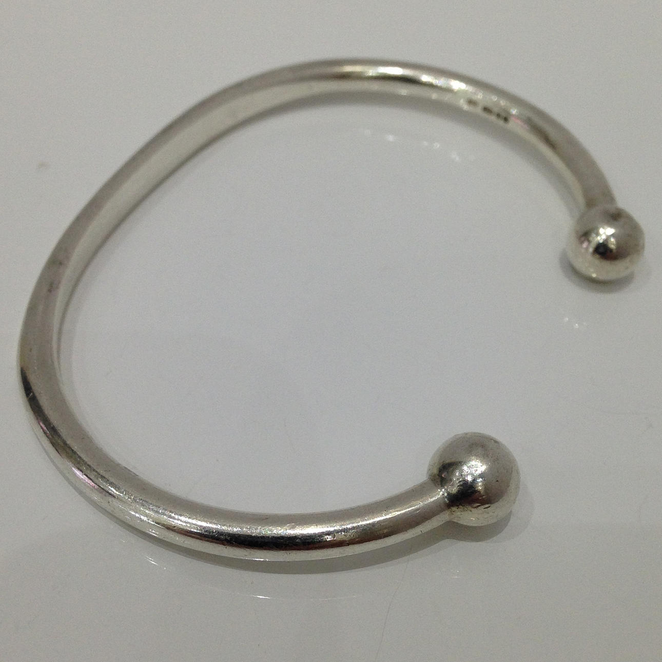 PULSERA TORQUE PLATA.
