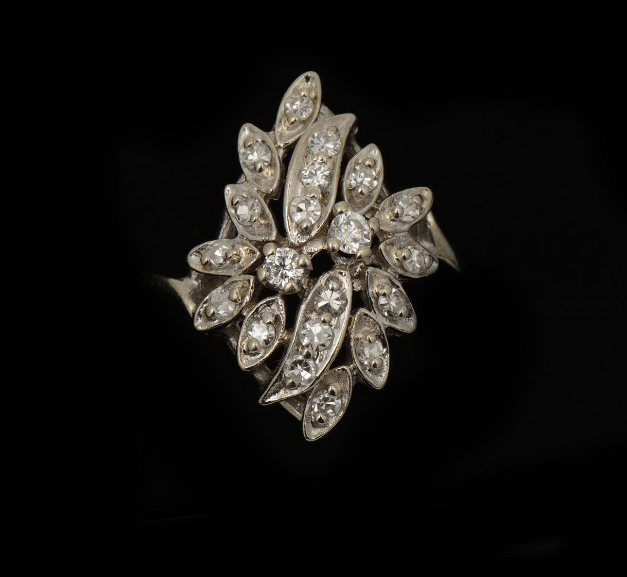 RING, 14k vitguld med diamanter, totalt ca 0,50ct.