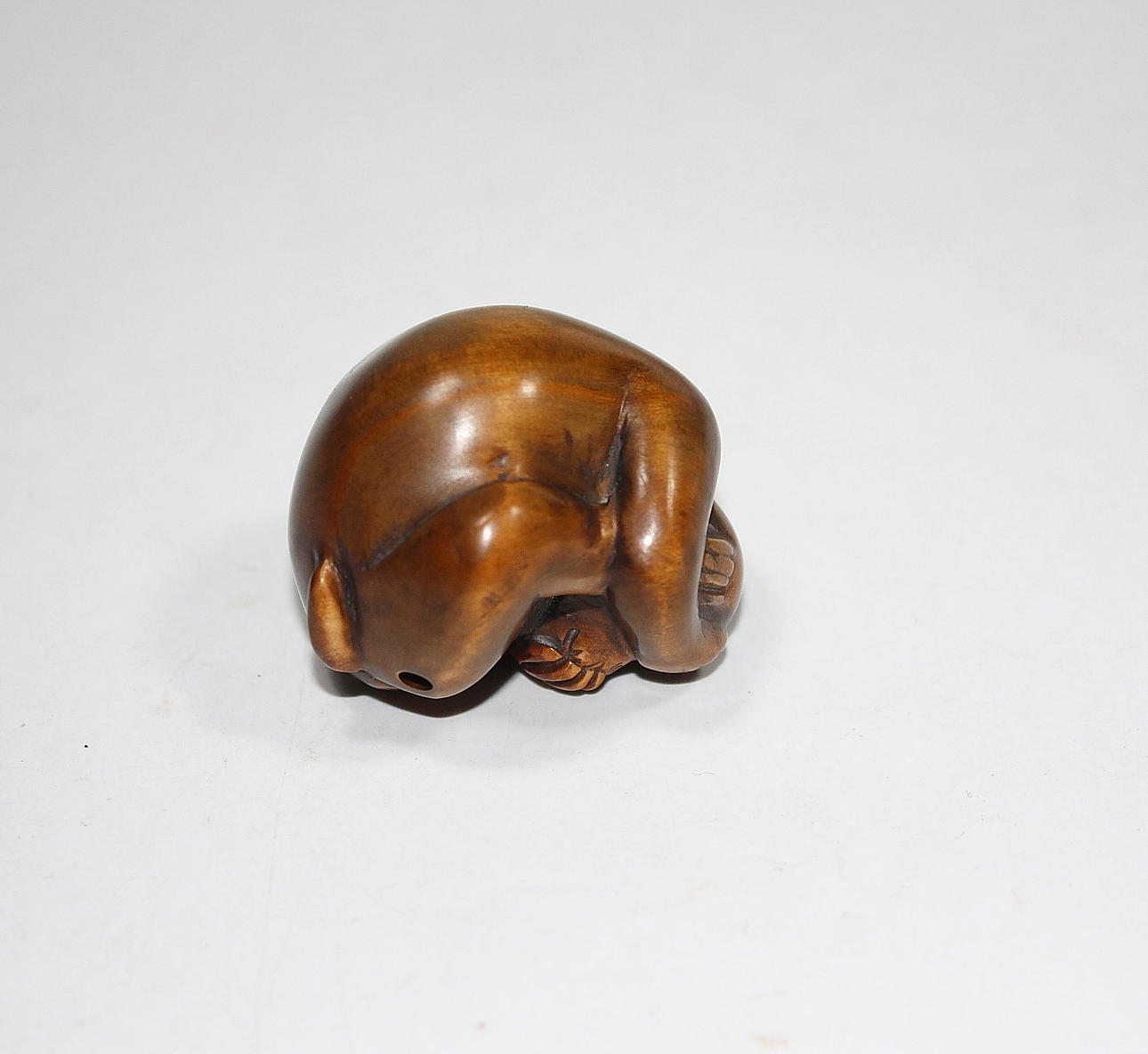 NETSUKE, trä, apa, Japan, Meiji perioden.