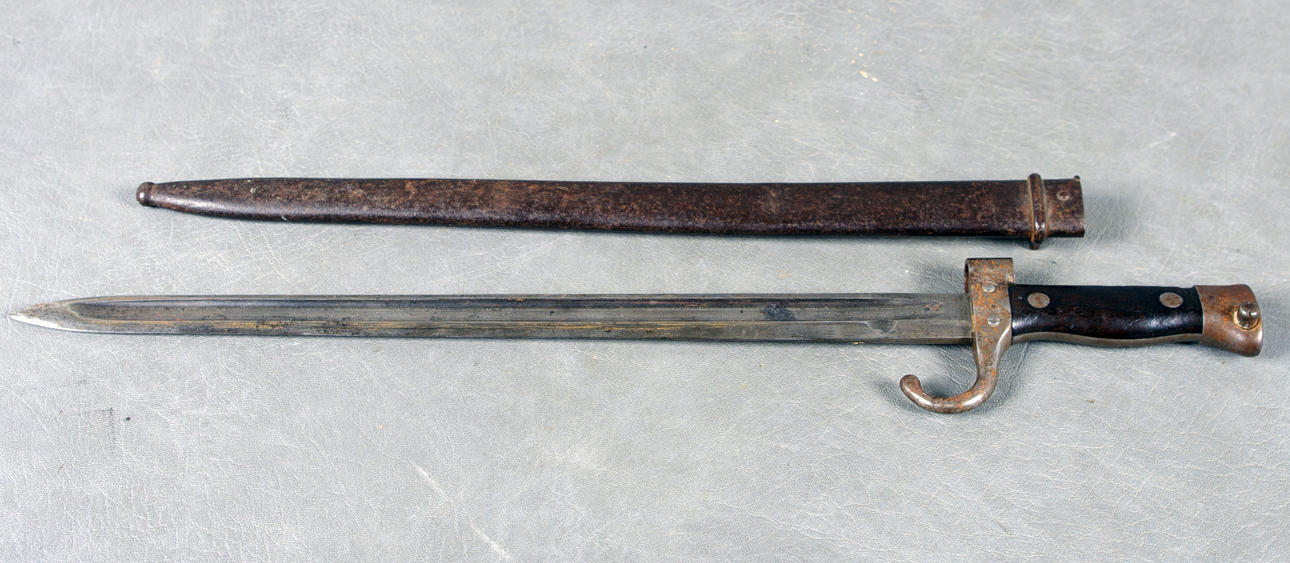 BAJONETT.