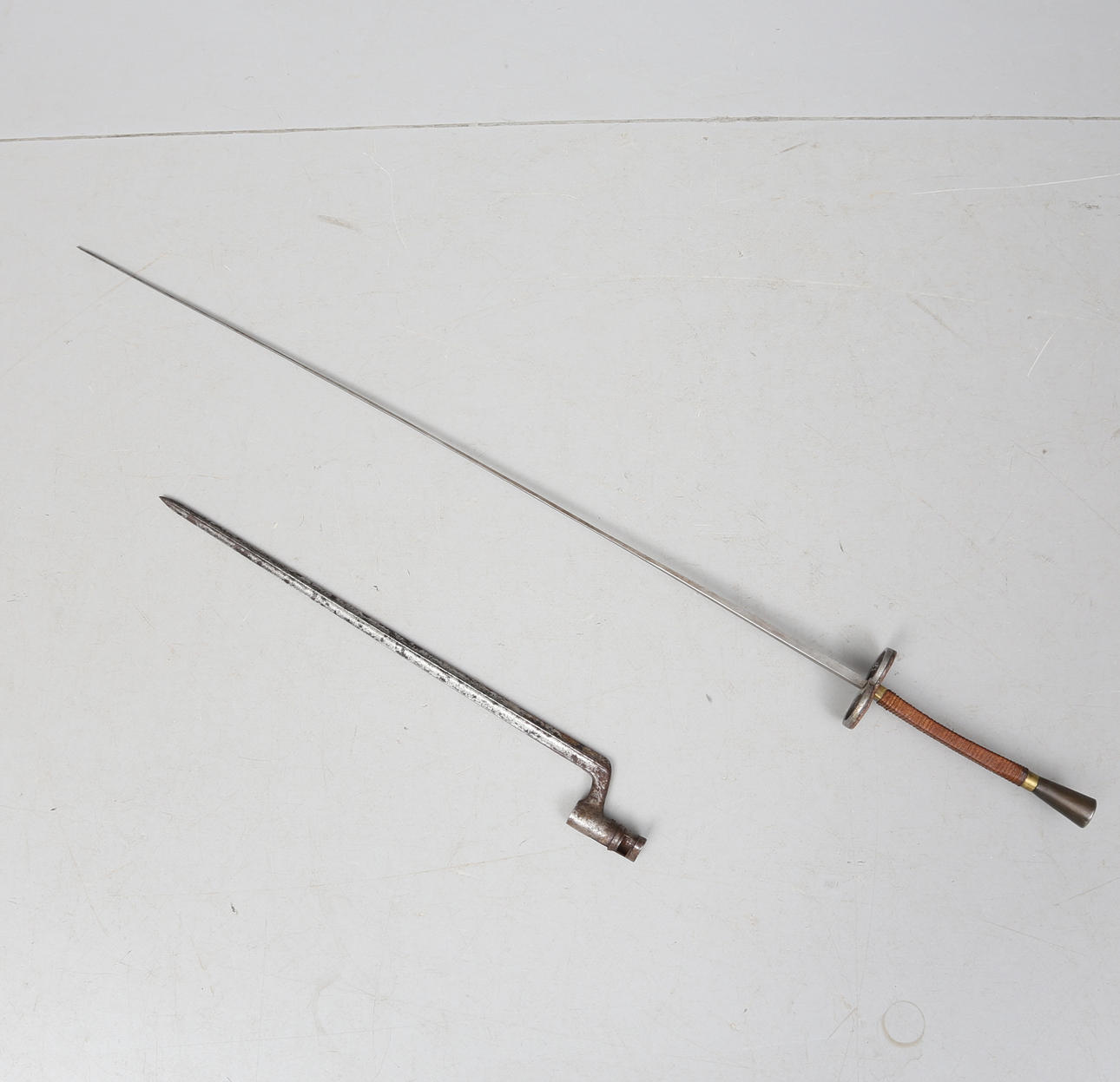 FLORETT, así como, BAYONETA, 1900.