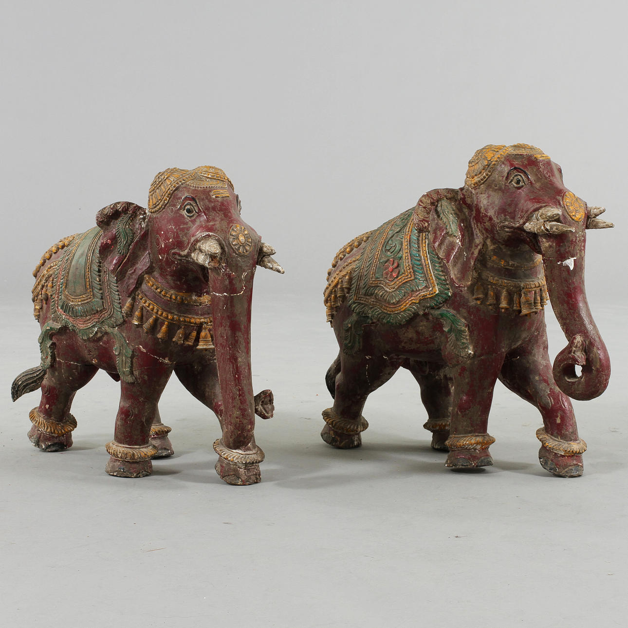 PARADELEFANTER, 1 par, probably India, 1900s.