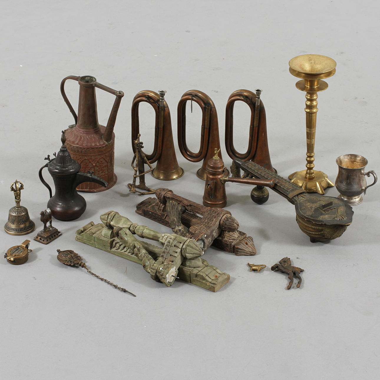 ORIENTALISKA FÖREMÅL.