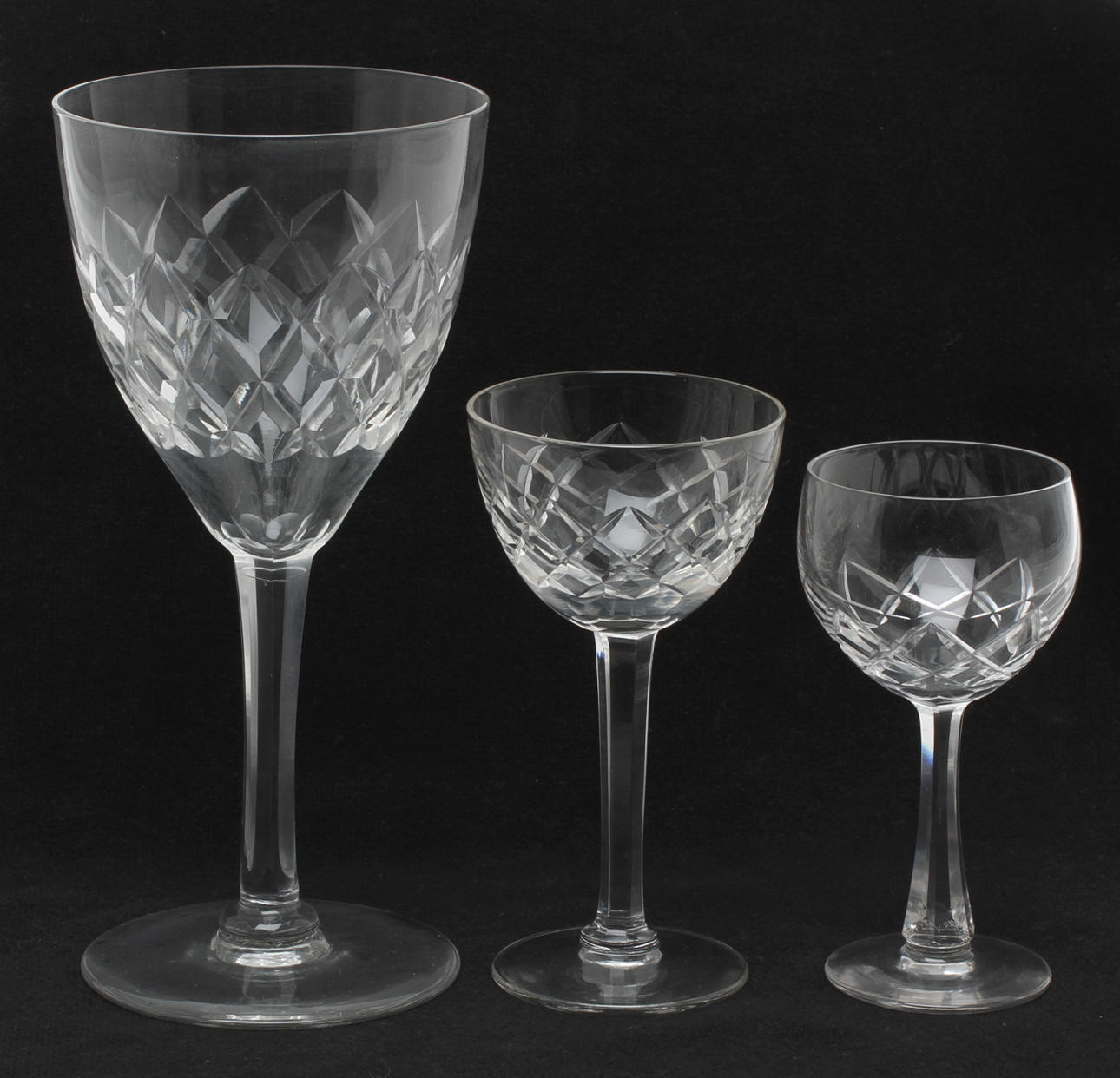 GLASSERVISDELAR, 21 dela, troligen "Bror", 1900-tal.