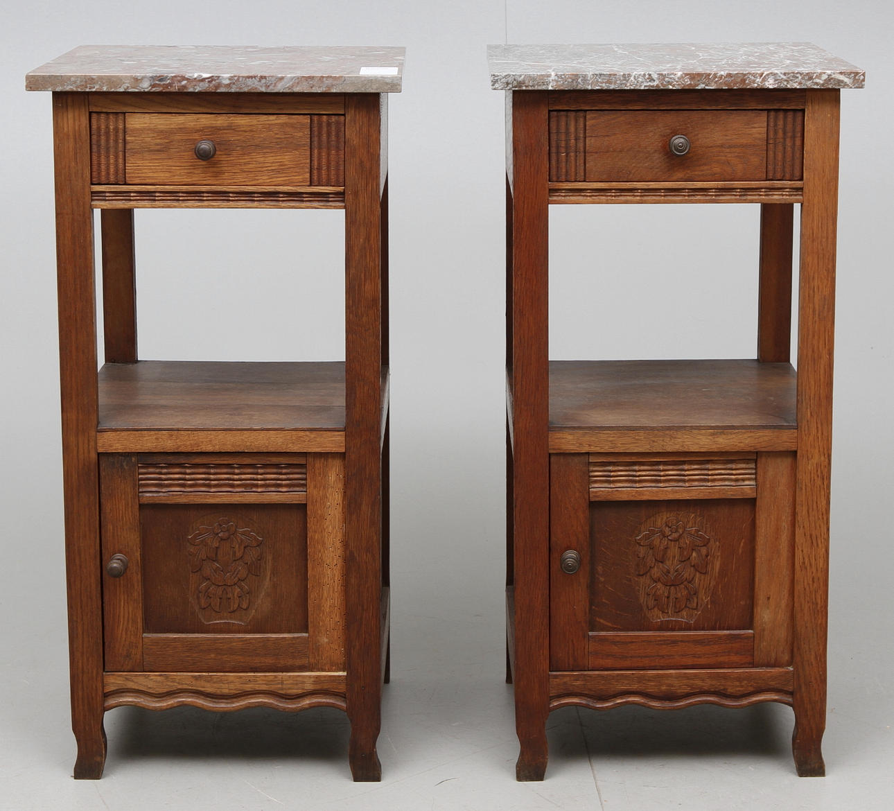 Nattbord 2 st 1920-tal.