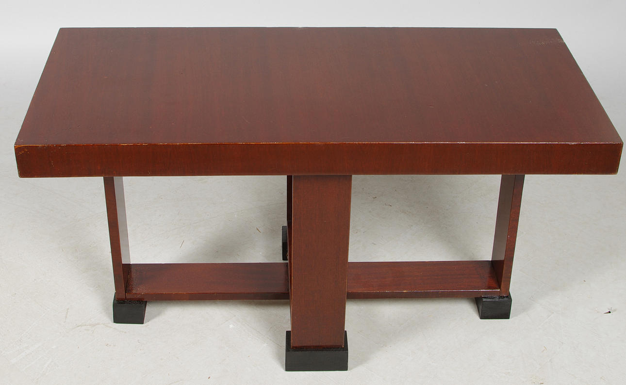 BORD, Art Deco, mahogny med svärtade detaljer.