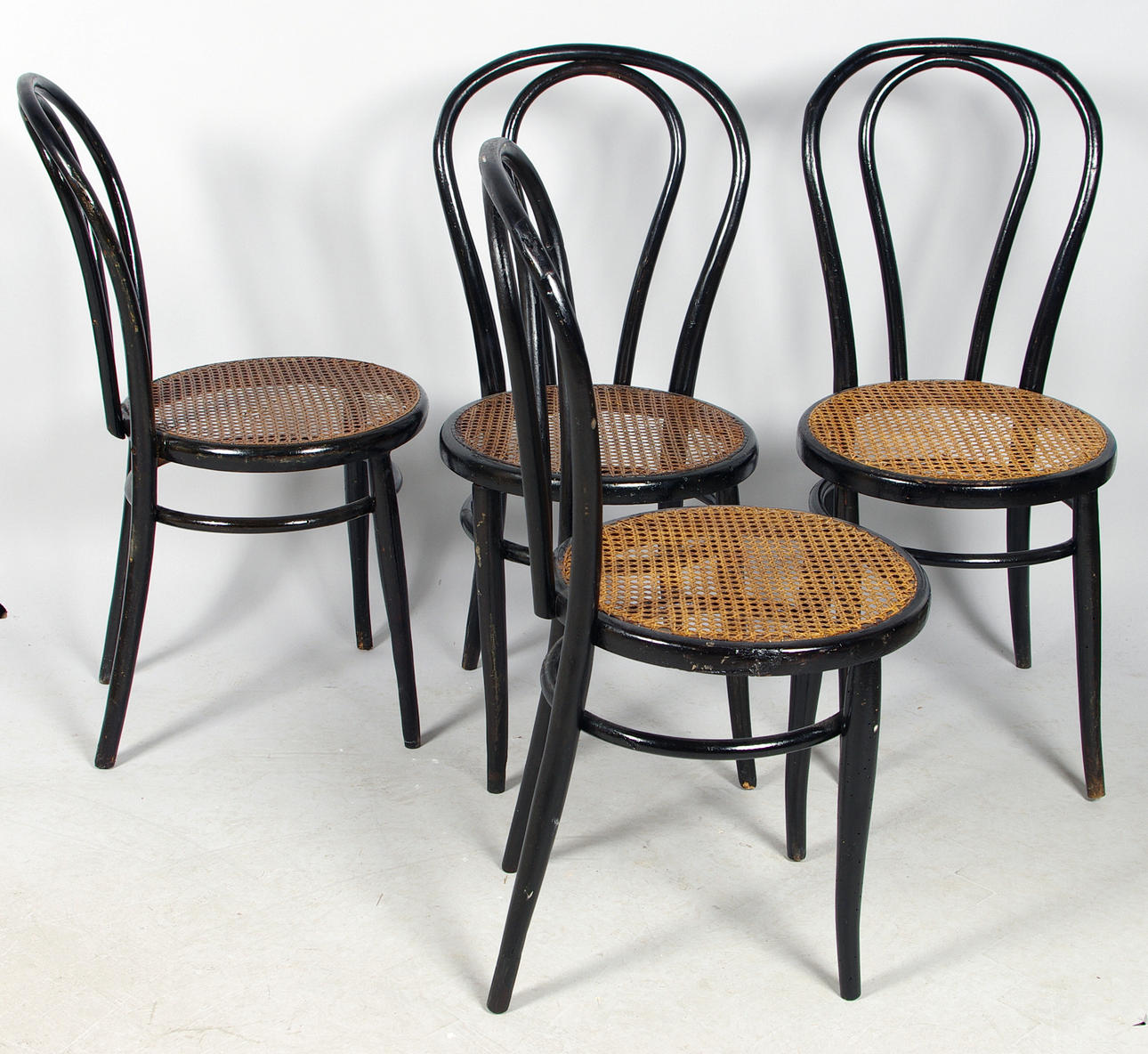 STOLAR, 4 stycken, svartmålade, Thonetstil.