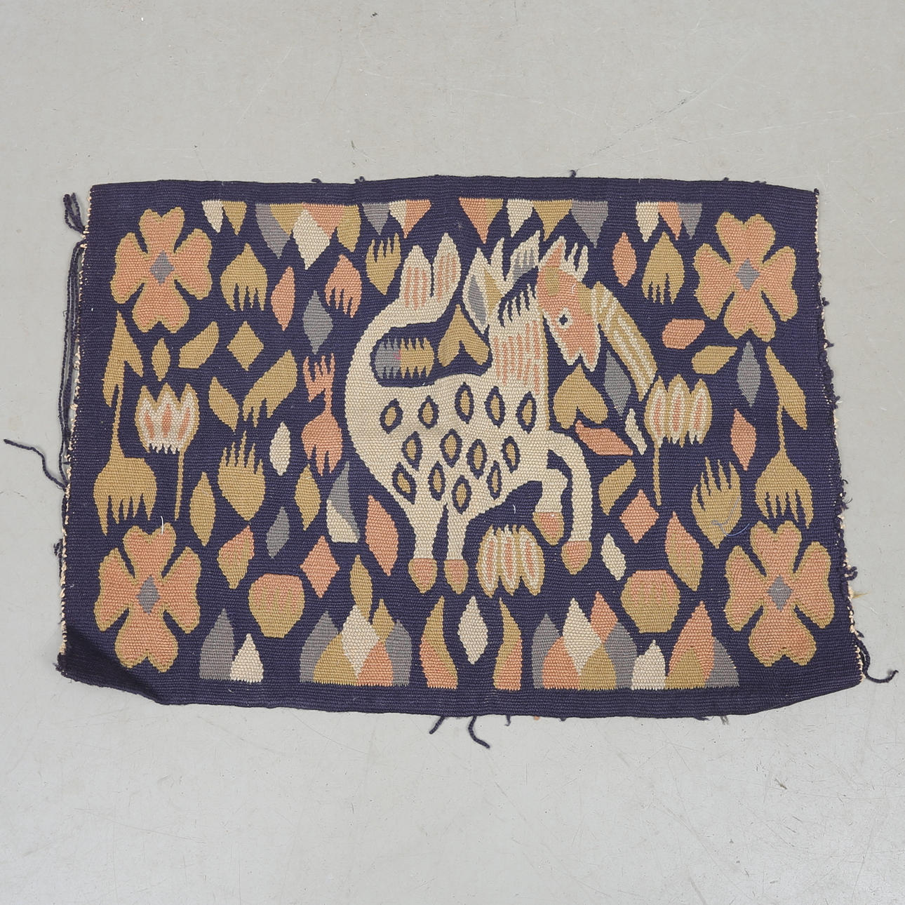 FLAMSKVÄVNAD, 1900-talets första hälft.