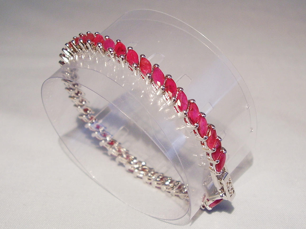 PULSERA RUBY RIVIERE Rubíes 10,25 ct.