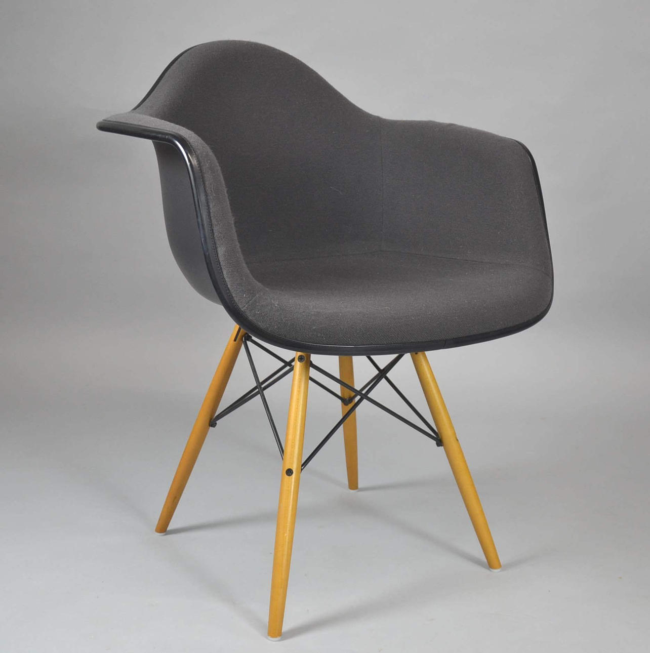 CHARLES & RAY EAMES. DAW CHAIR FÜR VITRA.