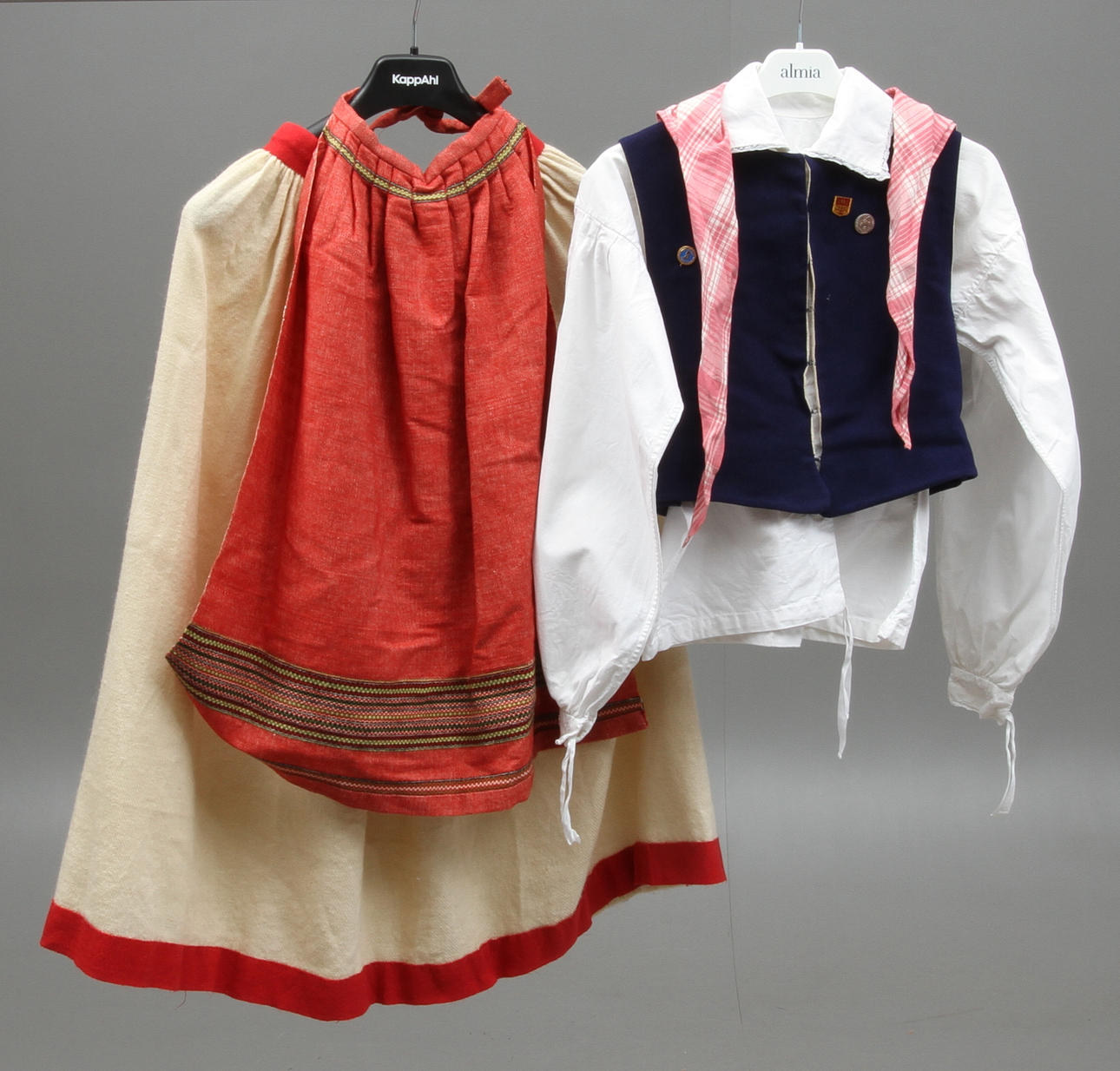 HEMBYGDSDRÄKT, enligt uppgift Österåker.