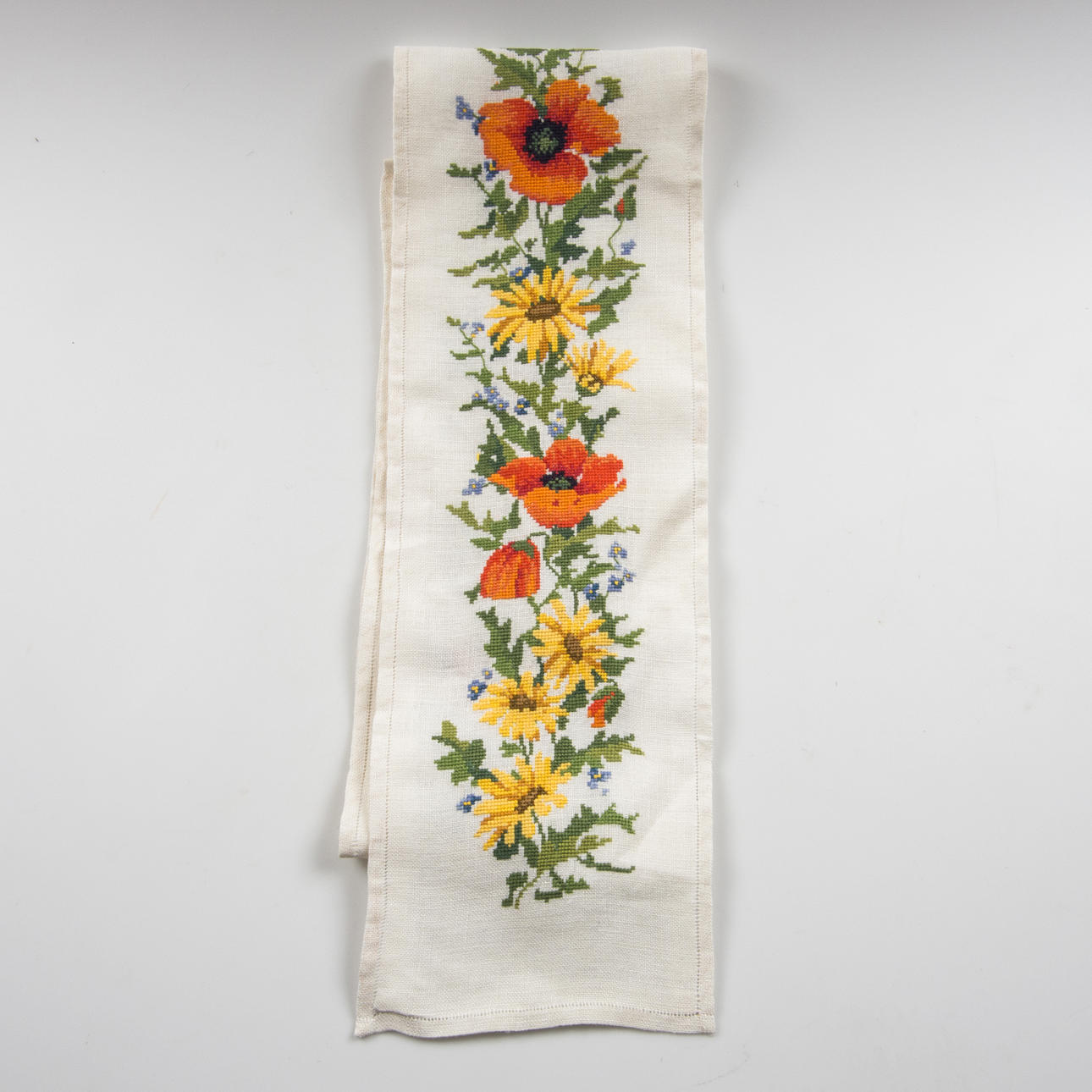 FESTREMSA/LÖPARE, broderad, Clara Weaver.