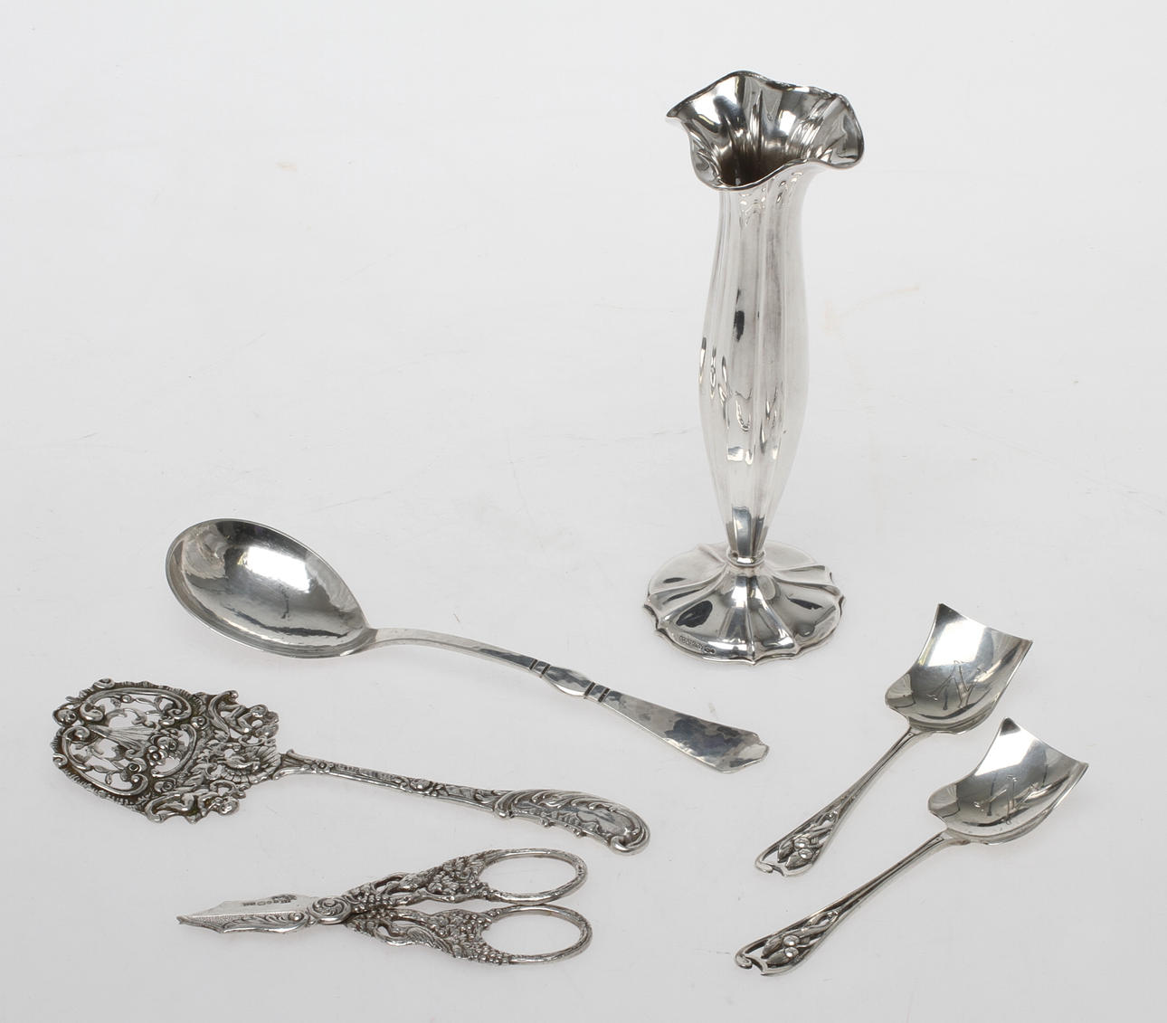 PARTI SILVER, 6 delar, bland annat Tyskland och England. Tot vikt (exkl vas) ca 142 gram.