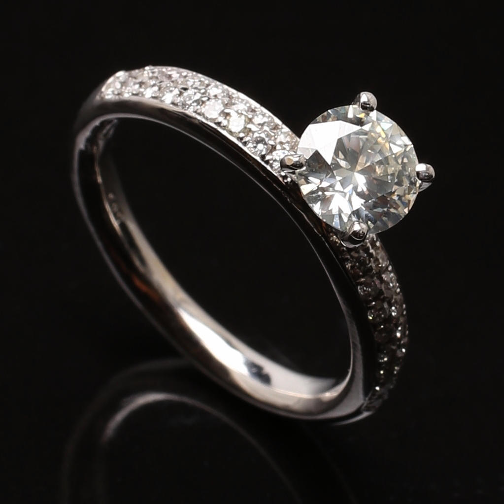 ALLIANSRING, 14K vitguld, diamanter 1,40 ct.