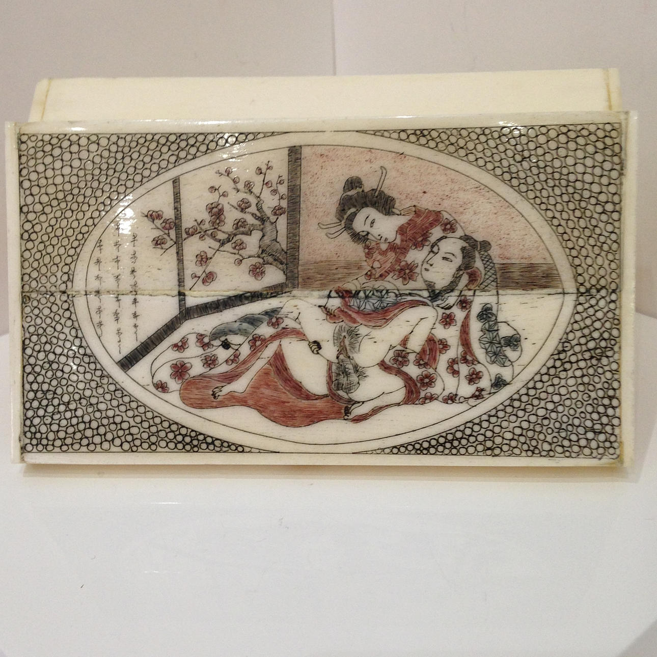 CAJA DE HUESOS ORIENTAL VINTAGE.