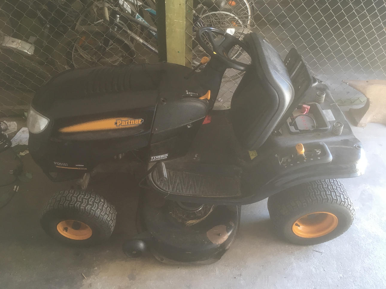 RIDING LAWN MOWER, Partner, Turbo Collection.