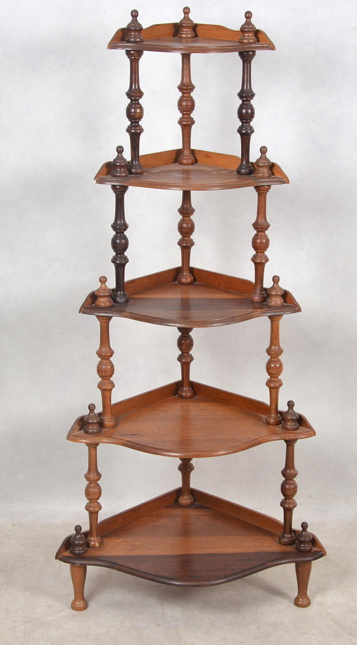 VÄGGHÖRNHYLLA, 1900-tal.