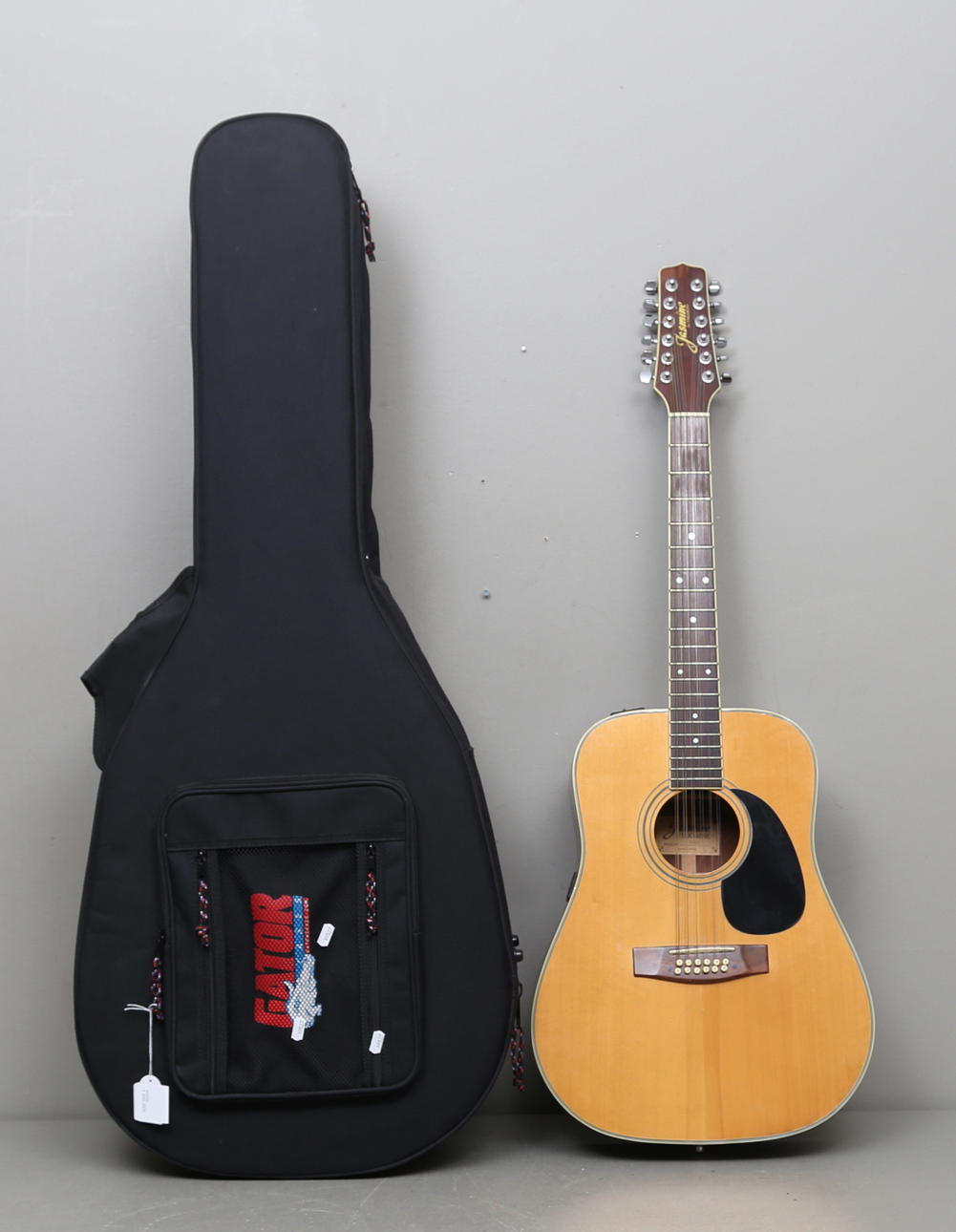GITARRE, halbakustisch, Takamine Jasmine.