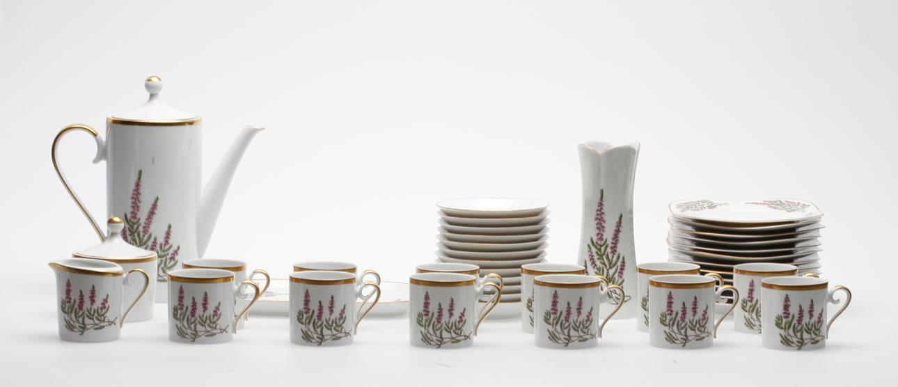 KAFFESERVIS, 41 delar, porslin, "Ljung", Hackefors.