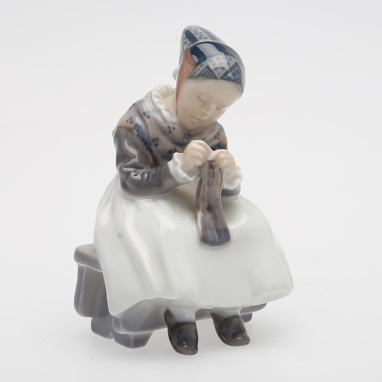 FIGURE, "Stickerska", Royal Copenhagen.