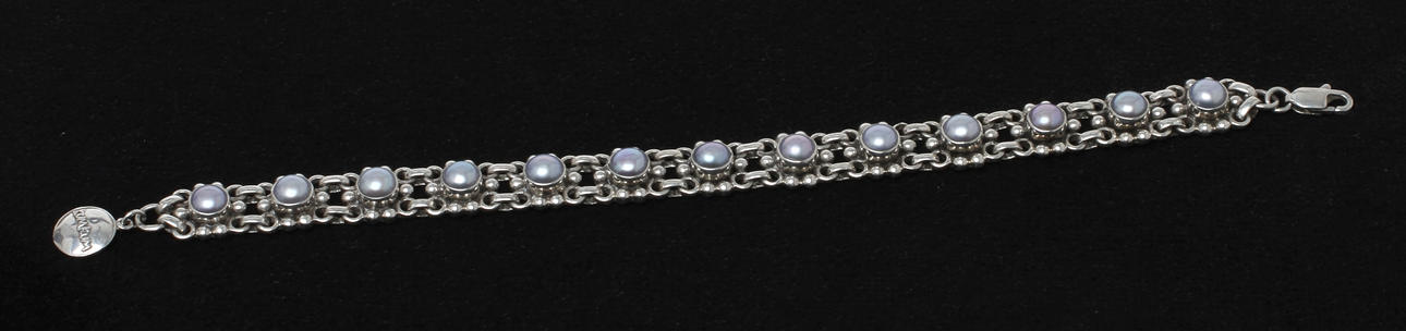 ARMBAND, silver och pärlor, Design KumKum, 1900/2000-tal.