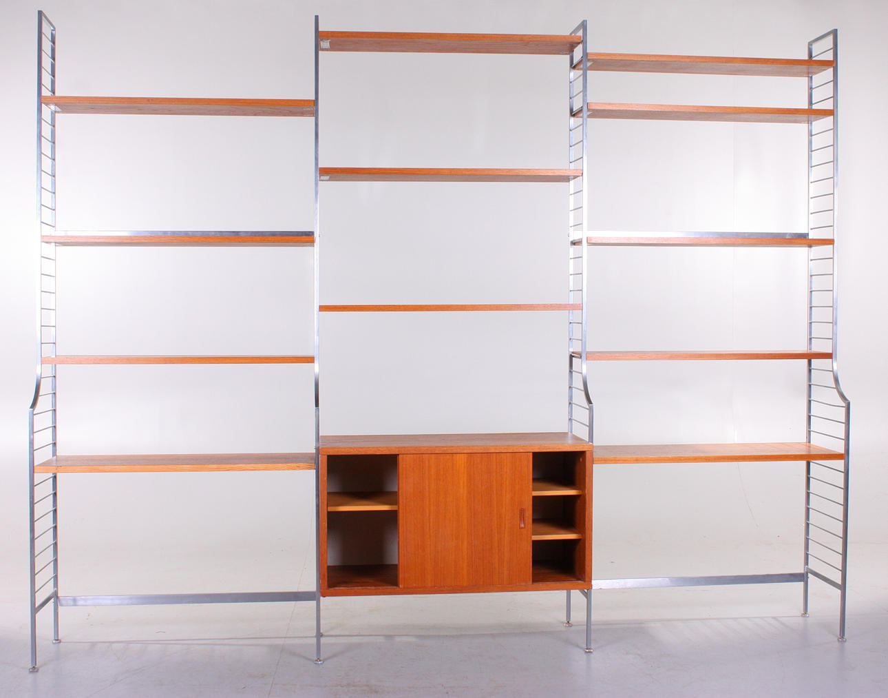 KAJSA & NILS STRINNING. Shelf system "Continental", String, 1960s.