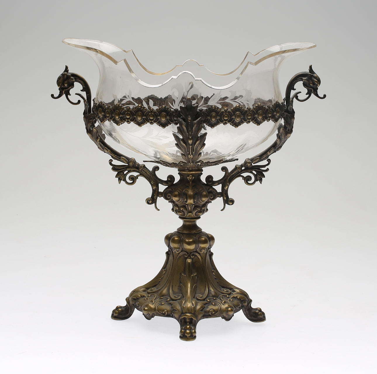 SCHALE ZU FUSS, Messing/Glas, um 1900.