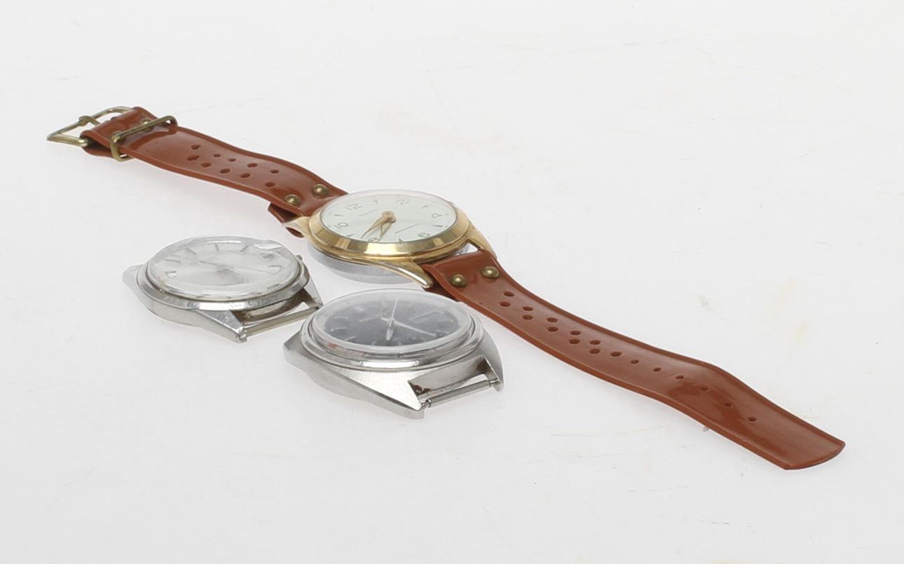 HERRARMBANDSUR, 3 st, bla Seiko "Bell-Matic".