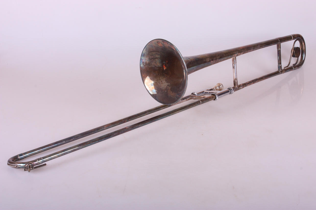 TROMBONE, AR Hüttl, West Germany, LINE 800, with bag. Collectables