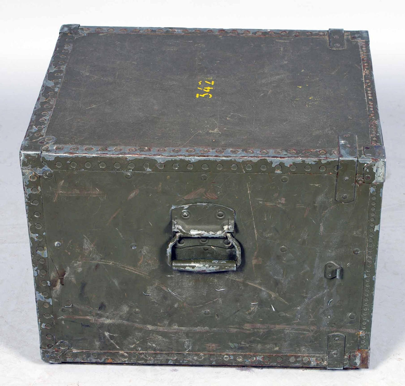 MILITÄRLÅDA med handtag.