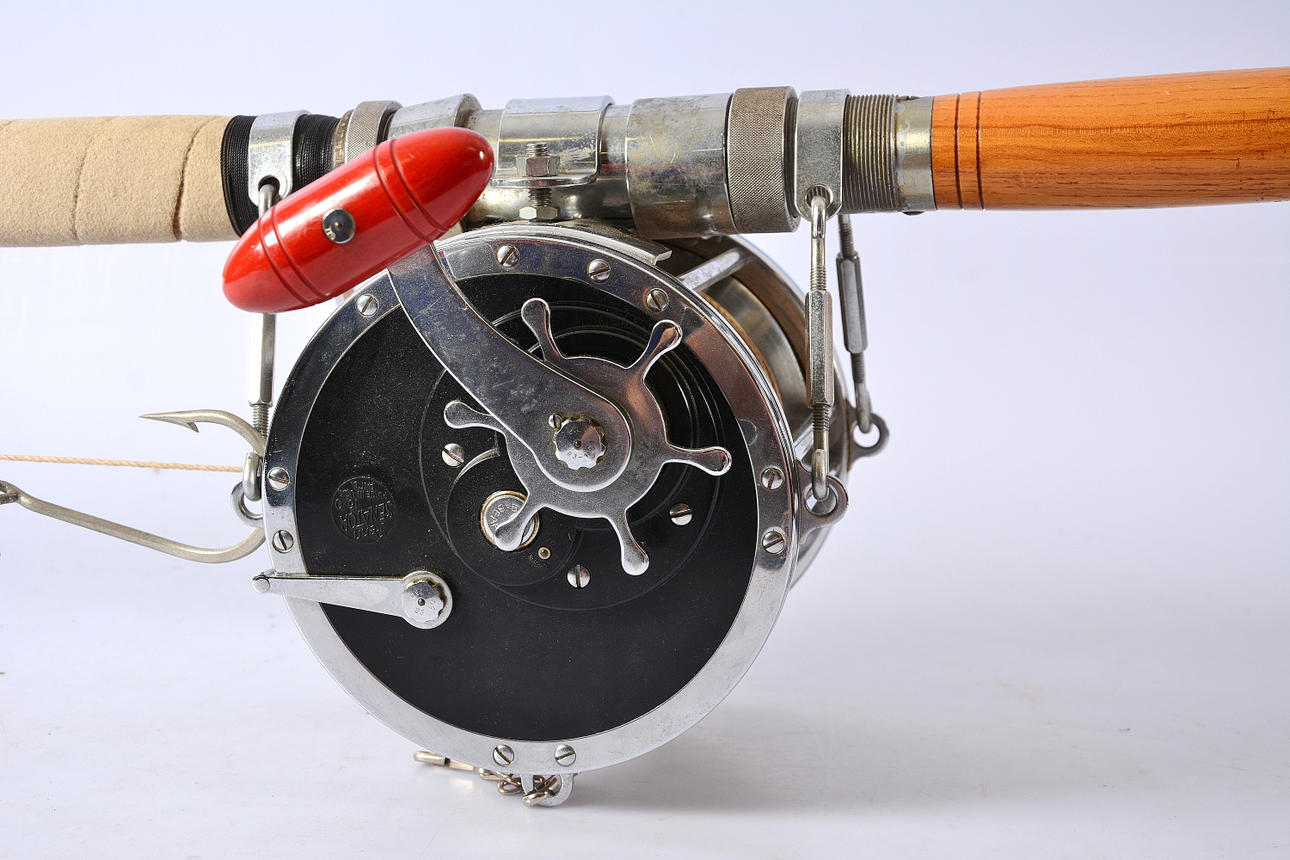 FISHING ROD WITH FISHING ROLL, Penn Senator 16/0. Collectables - Fishing  equipment - Auctionet