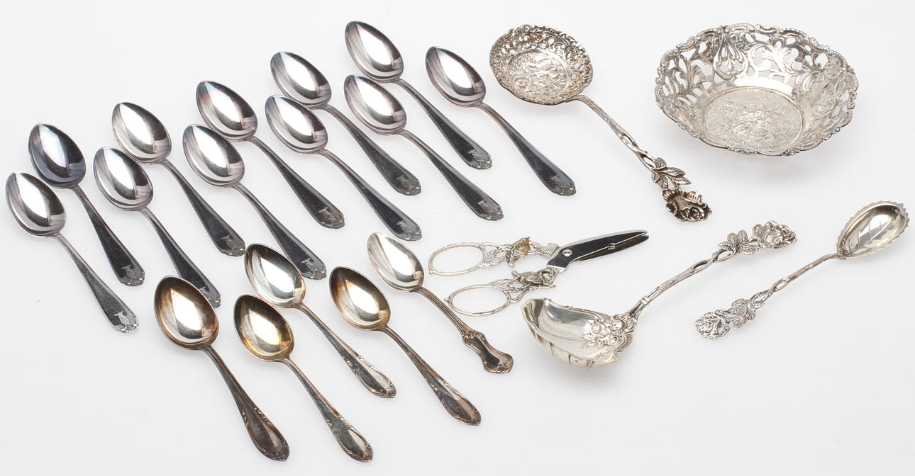 PARTI SILVER, bland annat kaffeskedar vasa, 383 gram.