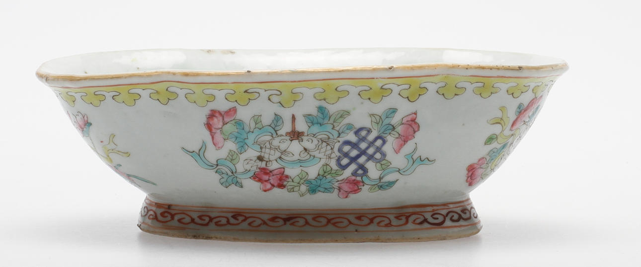 SKÅL, Kina, bär märkning, 1700/1800 tal.