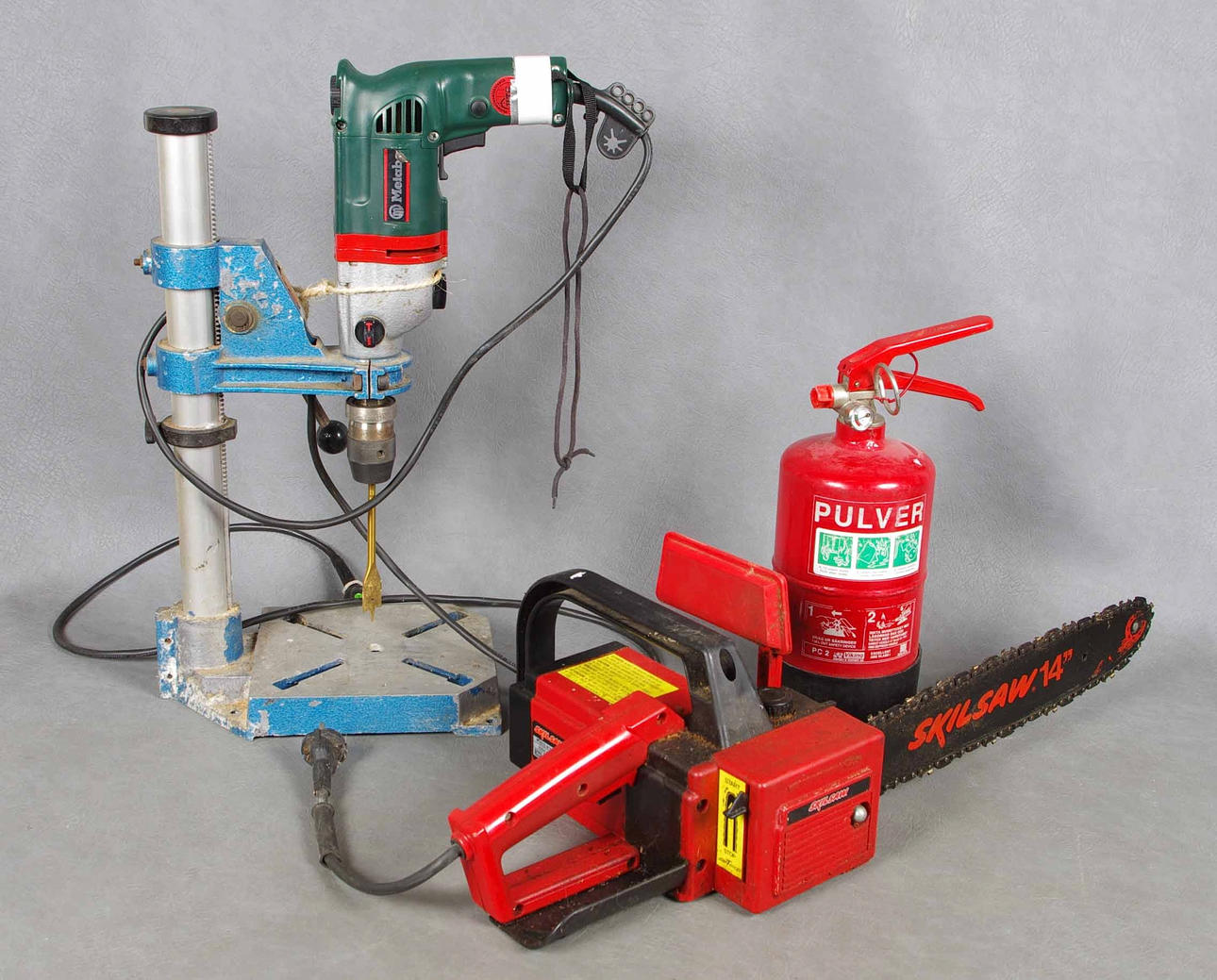 PELARBORR, MOTORSÅG SAMT PULVERSLÄCKARE.