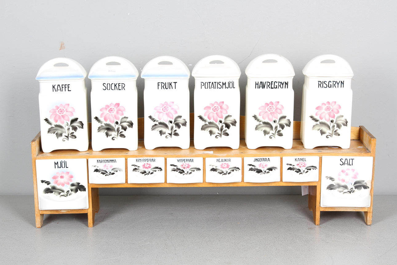 SPECERI-OCH KRYDDUPPSATS, 14 delar,1900-tal.