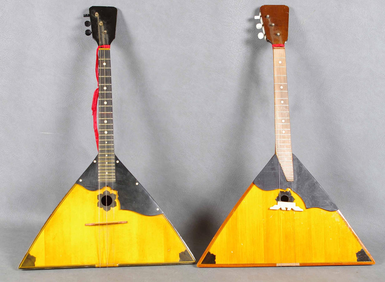 BALALAJKOR, 2 stycken.