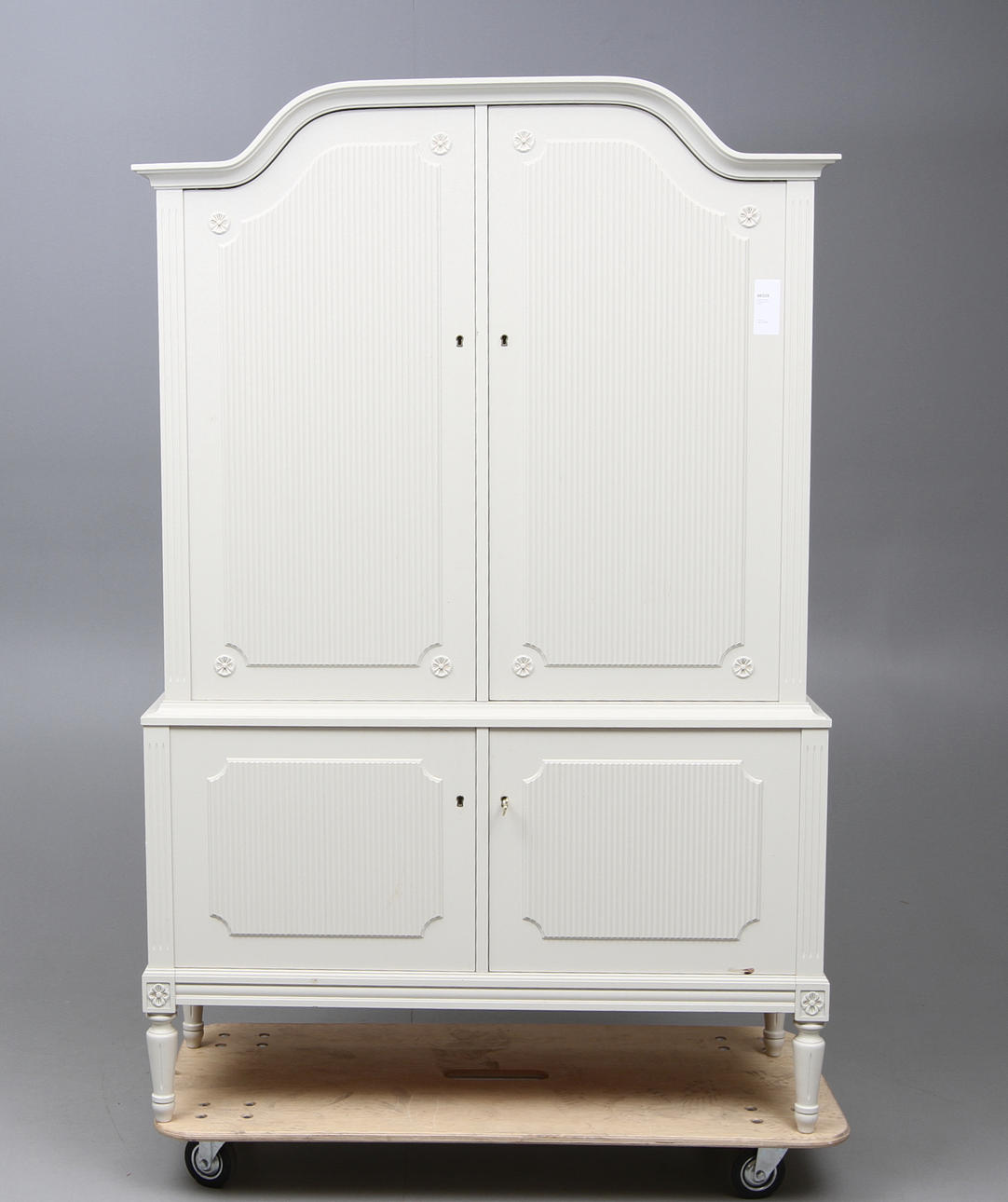 MATSALSSKÅP, Gustaviansk stil, 1900 tal.