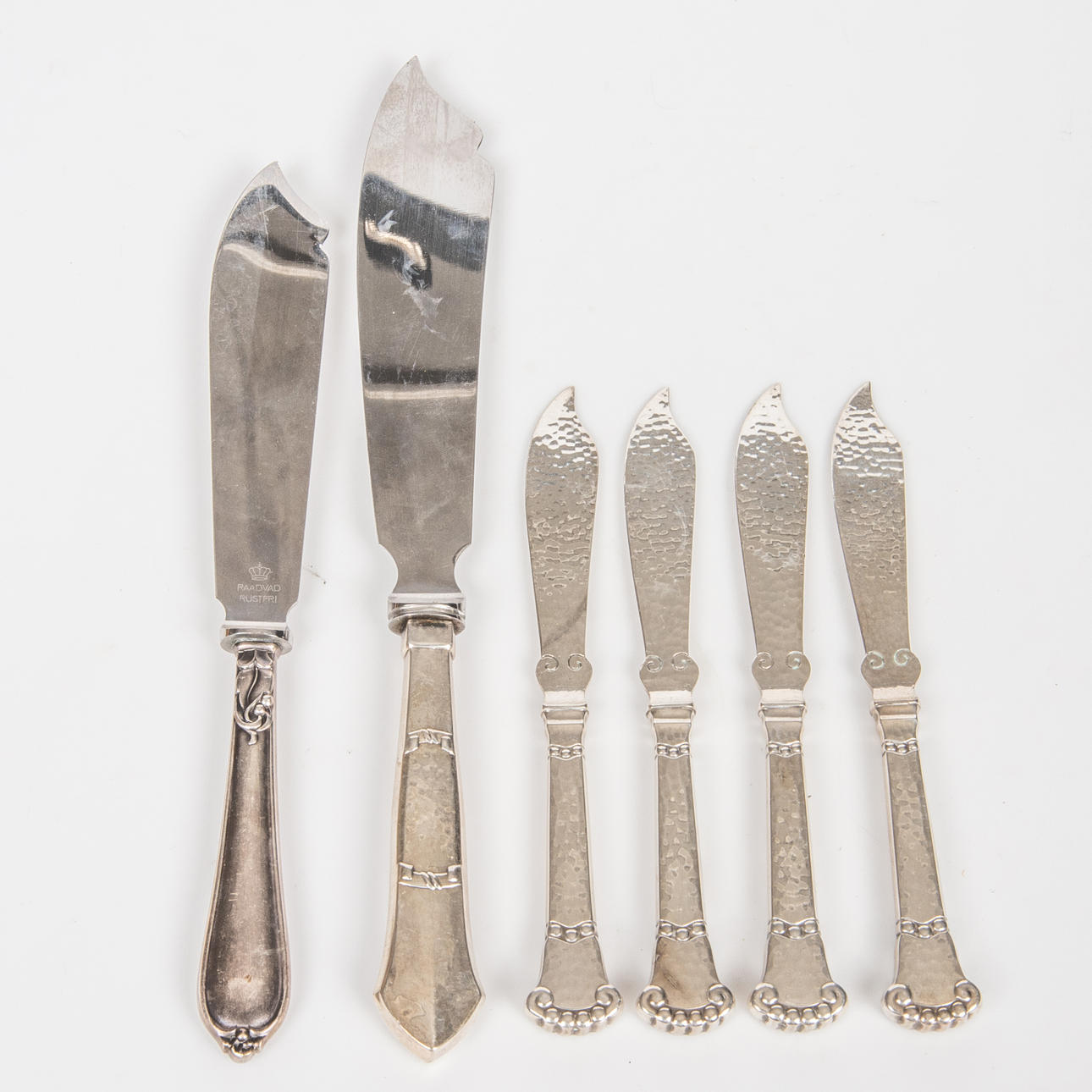 SMÖR- SAMT TRANSCHERKNIVER, 6 stycken, silver.