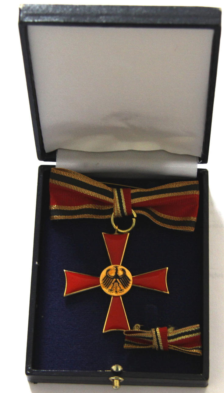 FÖRTJÄNSTENS FÖRTJÄNSTKORS.