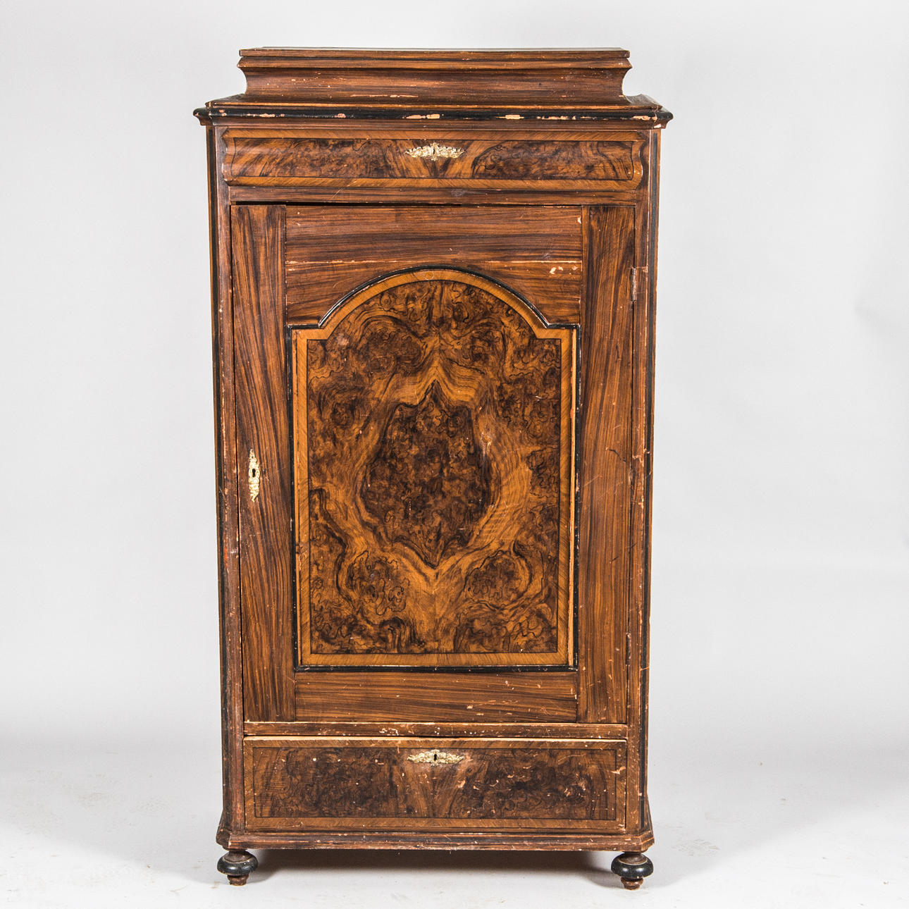 DRÄNGASKÅP, drickamålat, 1800-tal.