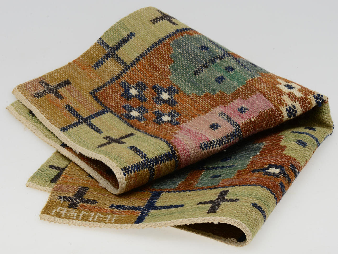 MÄRTA MÅÅS-FJETTERSTRÖM. Vävnad "Mossbotten". Signerad ABMMF.