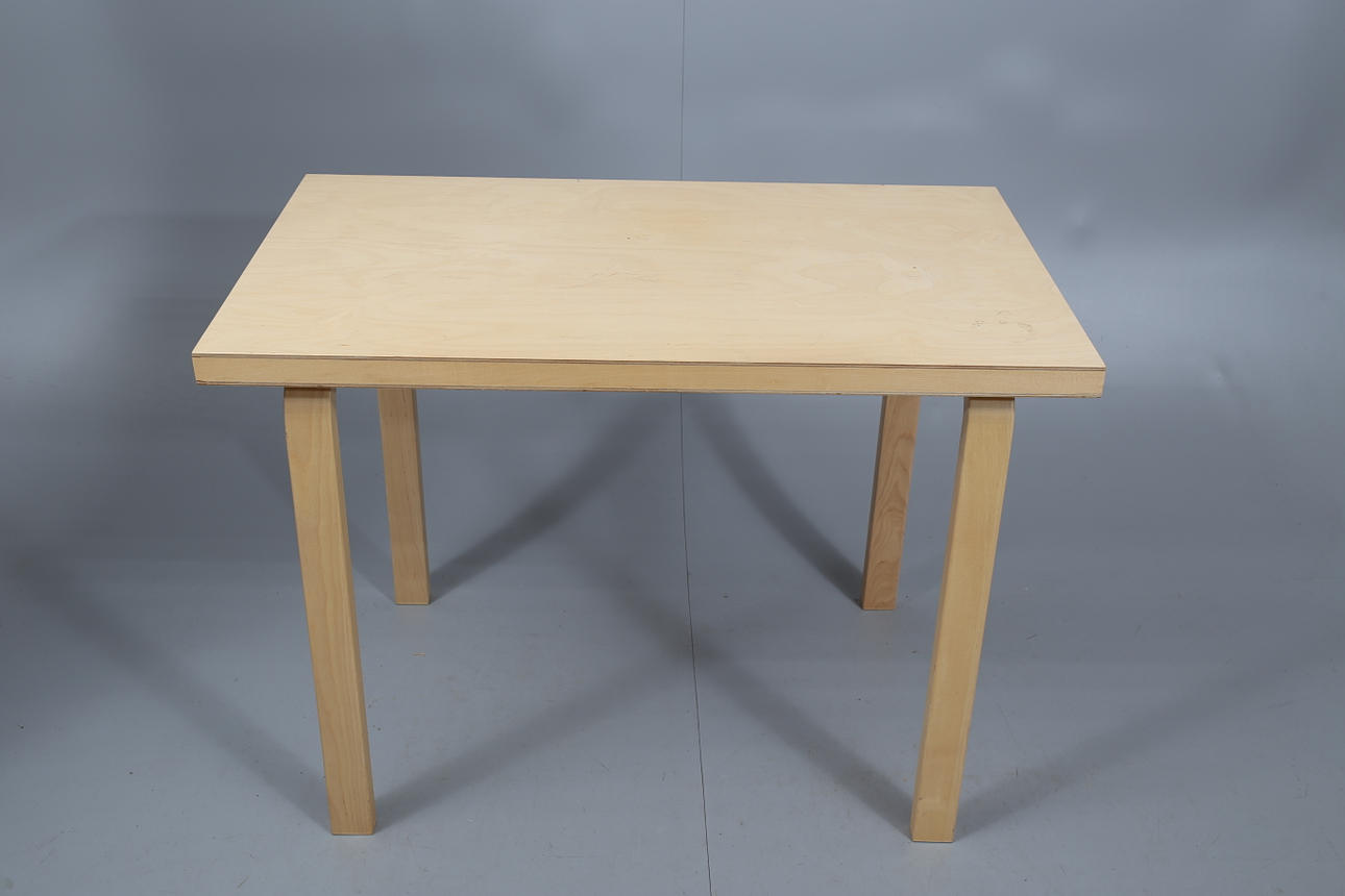 ALVAR ALTO. Bord, björk, ej märkt, Artek.