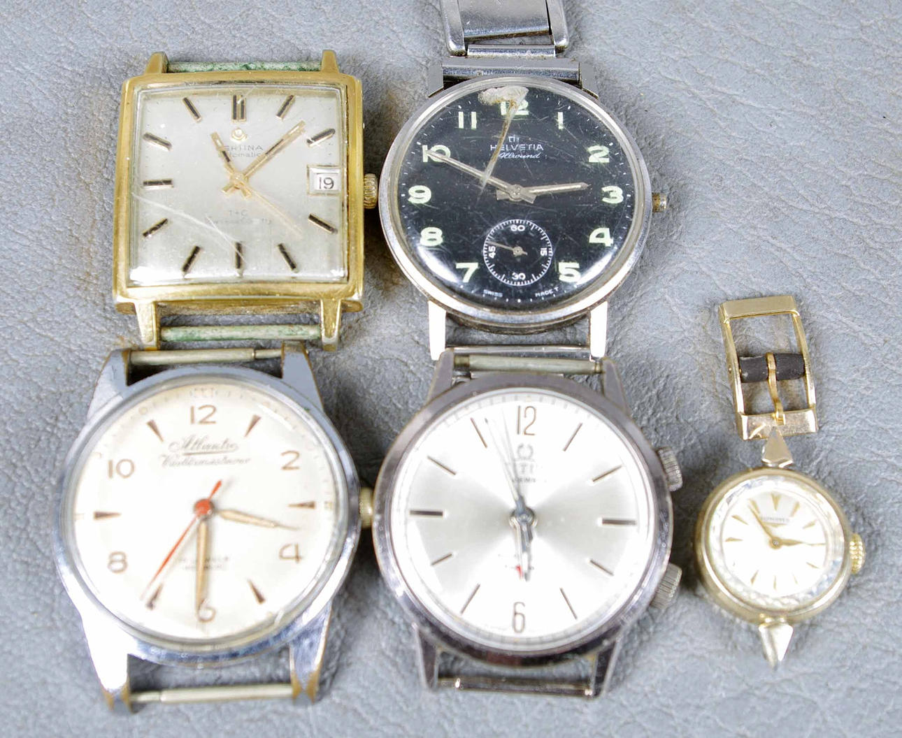 ARMBANDSUR, 5 stycken utan länkar.