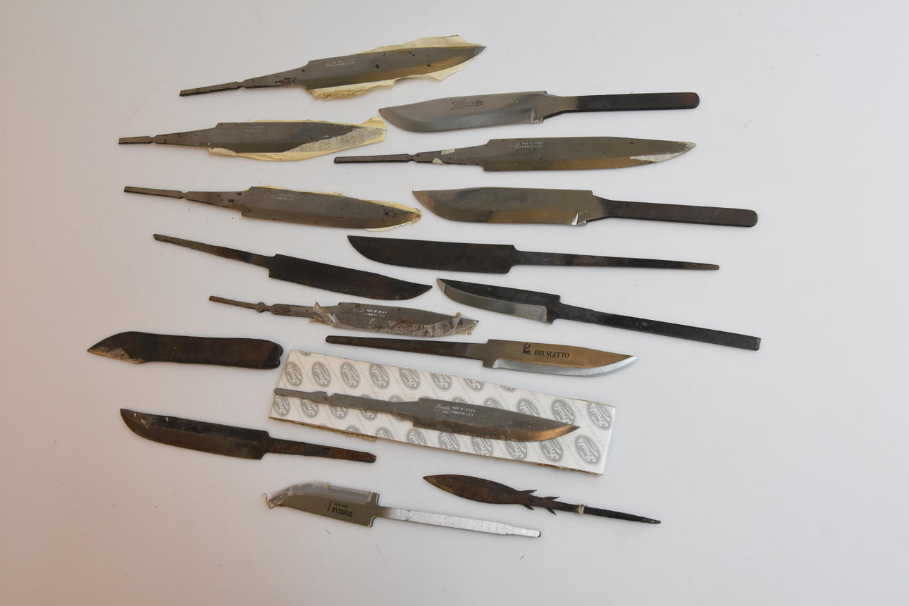 KNIVBLAD 15 blandt andet Frost Mora.