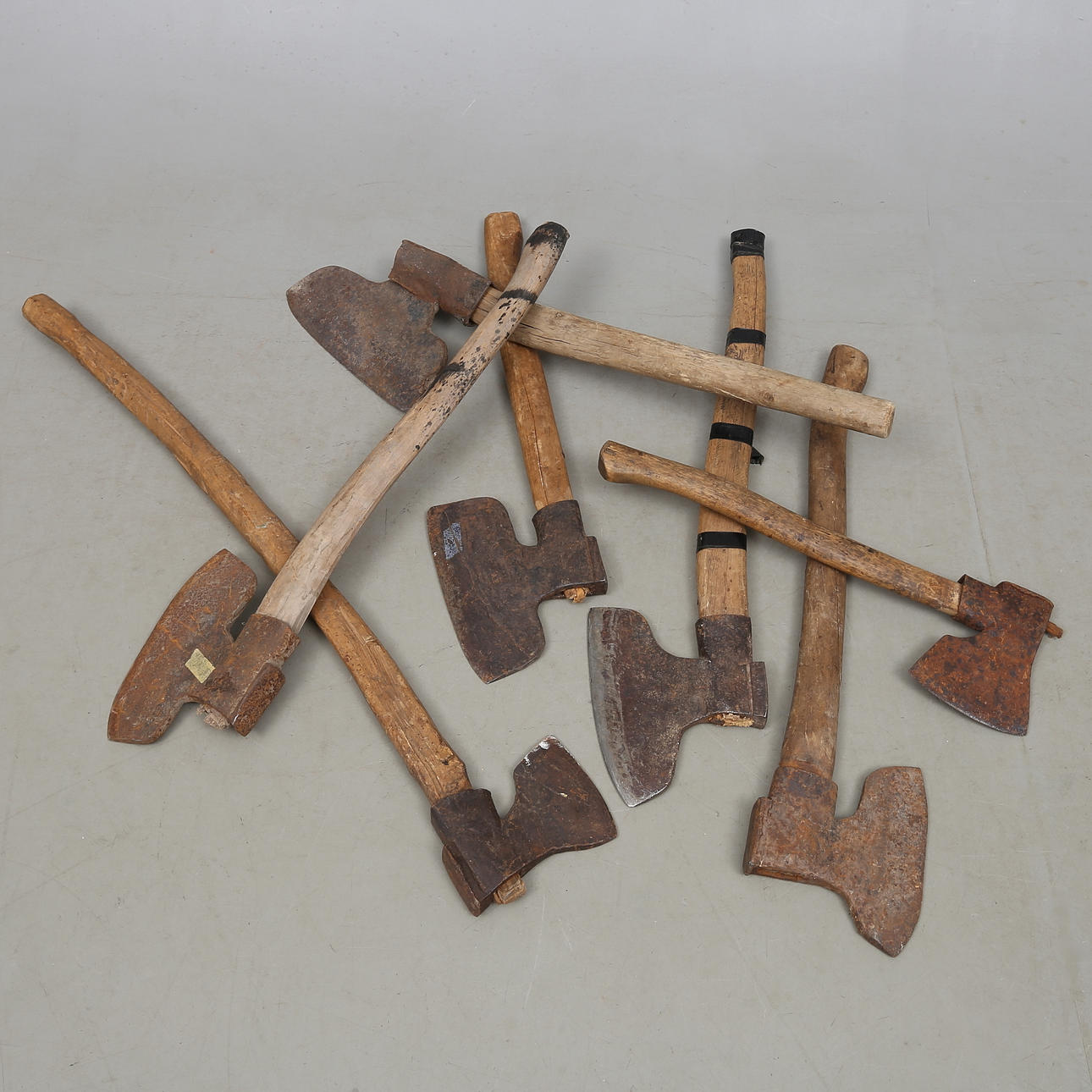 AXES, 7 pcs, commoner, mostly 19th century.